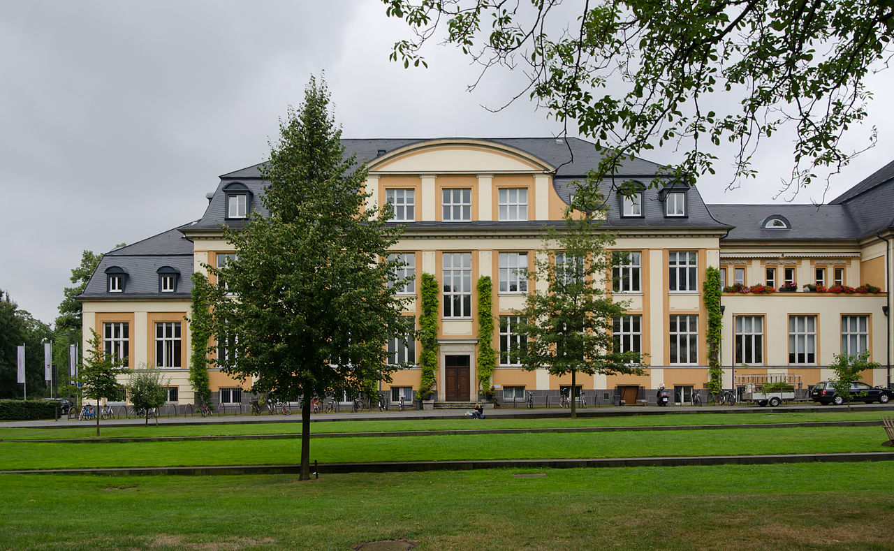 Bucerius Law School Hofseite